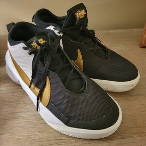 Nike Hustle Basketball Shoes